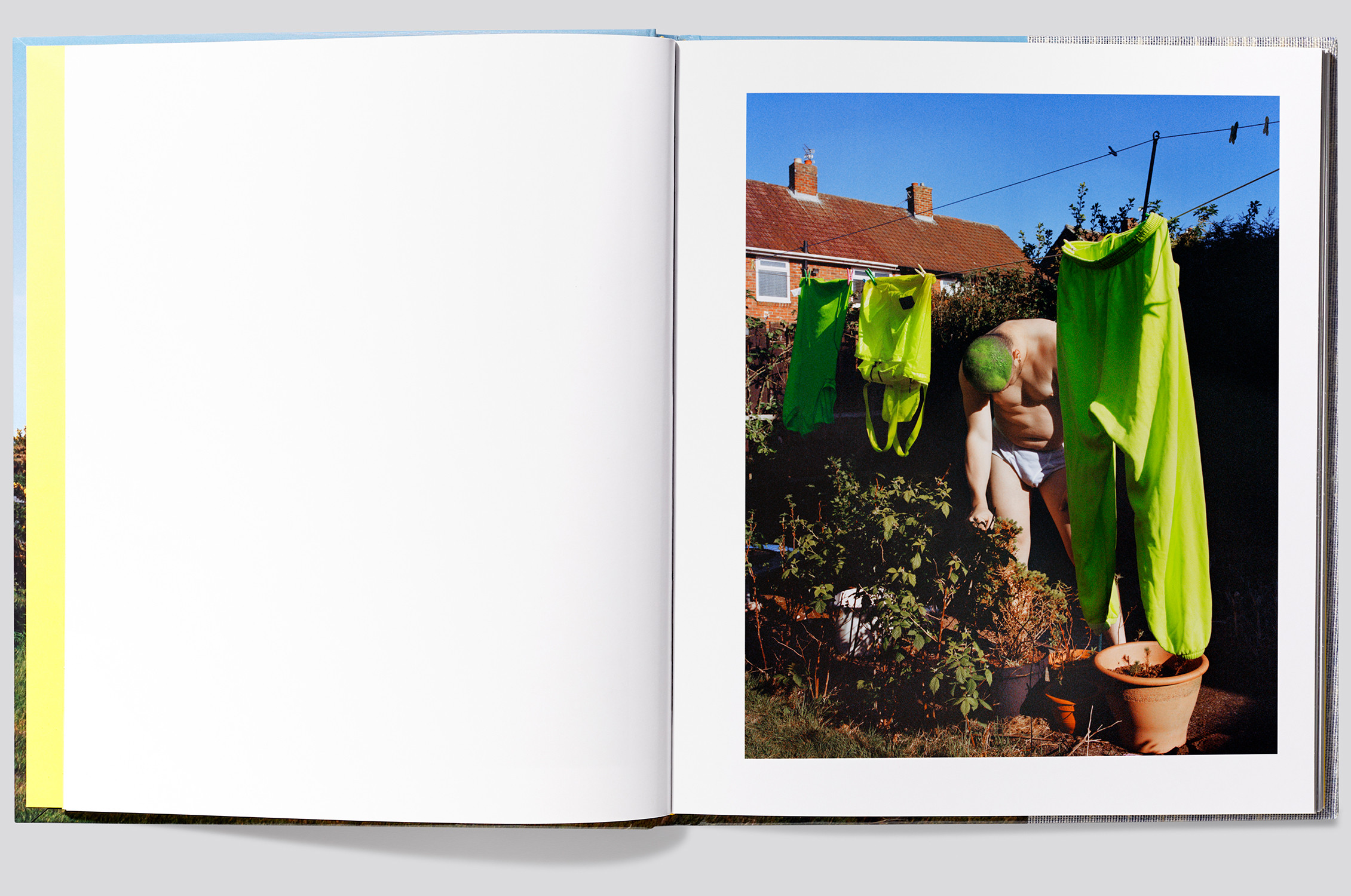 Daily weeding book, shot by Kuba Ryniewicz / notenote éditions - © artifices