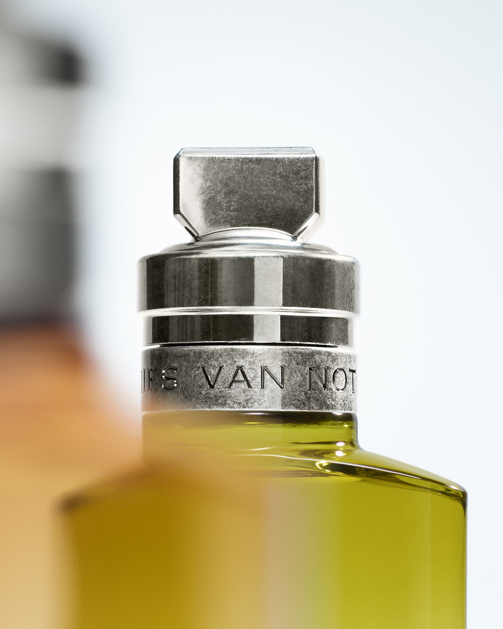 Dries Van Noten The New Eaux de Parfum - © artifices